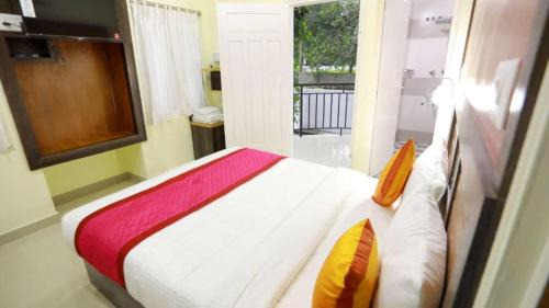 Nedumbassery Apartment | Base9 Family Lounge -Cochin Airport