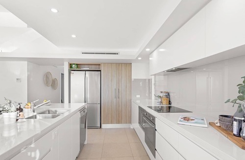 Corlette House | Baydream on the Beach - With Breathtaking Water Views