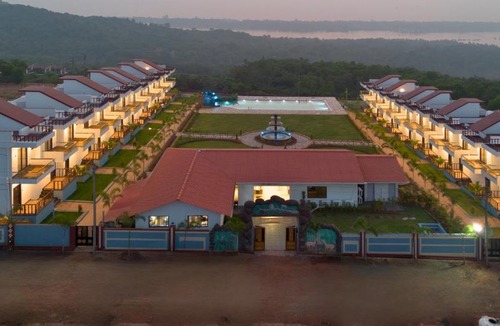 Devbag Hotel | Baywatch Resort Bhogave Beach
