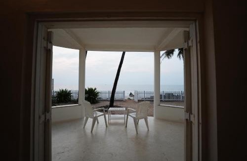 Tonse West Villa | Beach at the White House