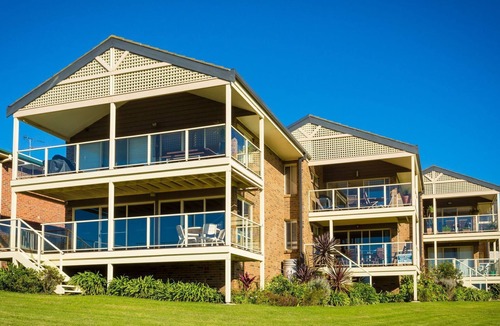 North Narooma Apartment | Beach Breakers Apartment - Stunning Views
