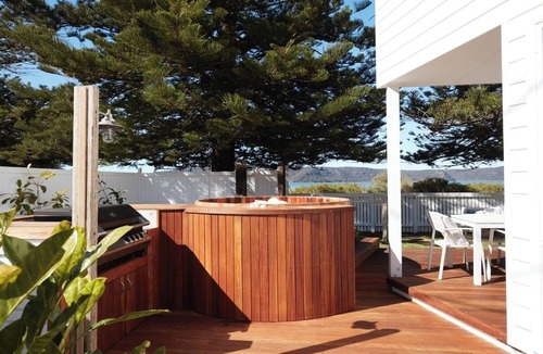 Patonga House | Beach Front House Outdoor Hot Tub Sauna Stunning Views. 1 FREE NIGHT!