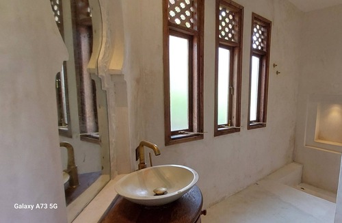Galu Beach Villa | Beach Front Penthouse