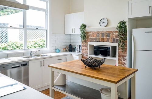 Stanwell Park House | Beach house full of character and charm 3 minutes walk to beach