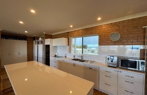 Marion Bay House | Beachfront luxury Marion Bay, Ocean views, safe swimming beach directly in front