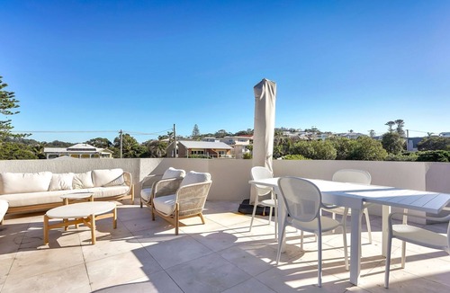 Wamberal Apartment | Beachfront Sunrise in Wamberal