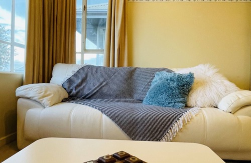 Ardrossan House | Beachside at Ardrossan! getaway only 1.5 hours from Adelaide families or couples