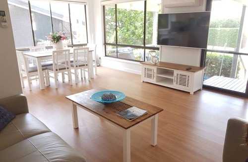 North Avoca Villa | Beachside House @ North Avoca