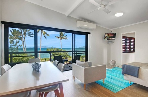 Nelly Bay Apartment | Beachside Palms Unit 1
