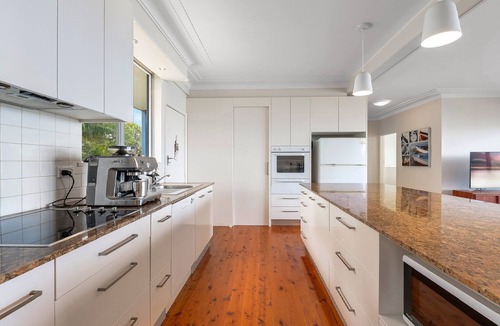 Killcare Heights House | Beachview by HolidayCo.