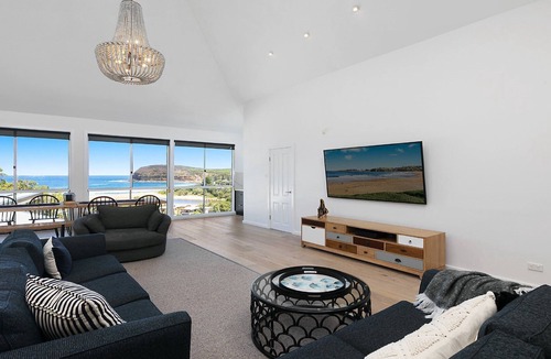 Copacabana House | BEACHVIEW SPECTACULAR | Amazing views, fireplace, close to the beach | Accom Holidays
