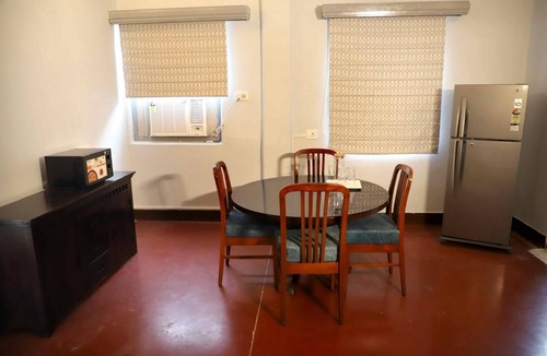 Dharmatala Apartment | Beautiful 1-bedroom 1 bathroom apartment in Downtown Kolkata