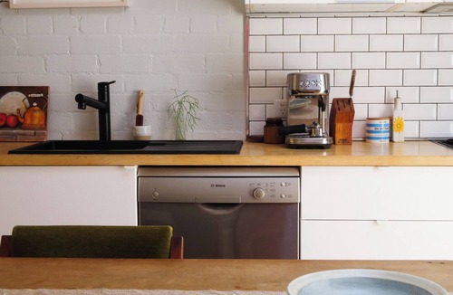 Camperdown House | Beautiful cottage in the heart of Camperdown!