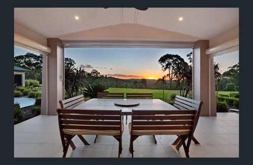 Pindimar House | Beautiful Estate in Tea Gardens, 15 mins from the Beach!