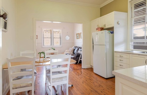 Turvey Park House | Beautiful on Bourke Street | Pet-Friendly Home