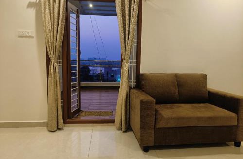 Central Chennai Apartment | Beautiful Spacious flat in Chennai Ambattur -lake view