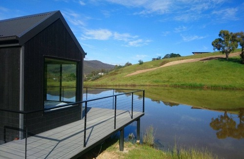 Mountain Bay Cabin | Beautifully appointed Tiny House.