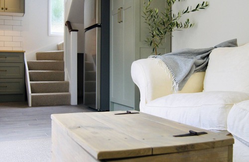 Wheeler Heights Villa | Beautifully styled 2 bed villa with romantic loft master and private courtyard.