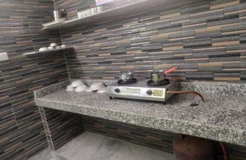 Gaya Apartment | Bedrooms with Private Bath, and Luxury Car with driver - 301