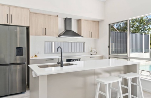 Trinity Beach House | Belle Escapes Sea La Vie