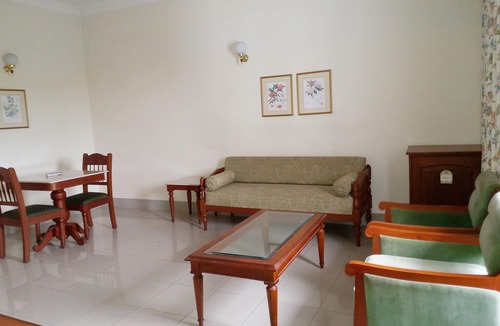 Guruvayur Hotel | Bhasuri Inn Guruvayoor