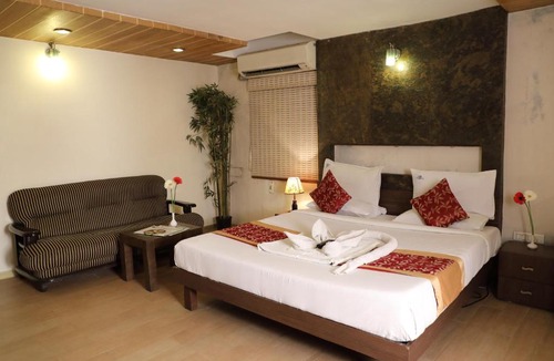 Vadapalani Hotel | Bhimaas Temple Tree Hotel