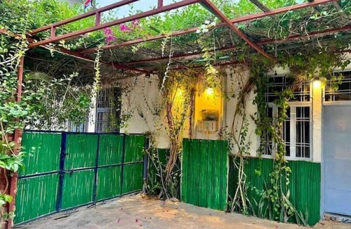 Amer Apartment | BhooraHouse Room with BIG Window