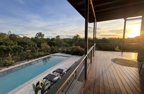 Mareeba Cottage | Birds Heaven Mareeba ‘Eucalyptus Guest House’ by Emerald Falls