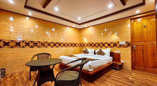 Srechan House | Birdsong Pahalgam 5BR Stay with Riverside