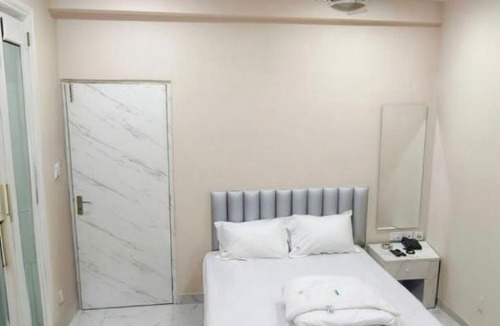 Taltala House | BK International Guest House - Near Esplanade & Park street Area