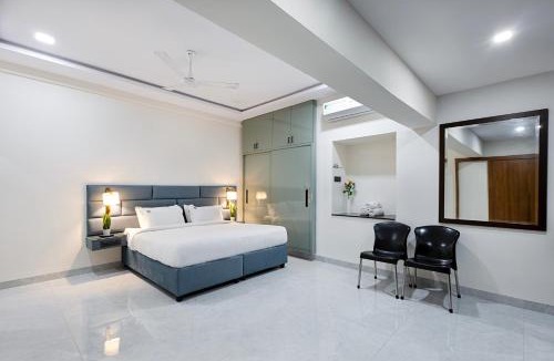 Visakhapatnam Apartment | Blak&Wite VILLA 3BKH RK BEACH