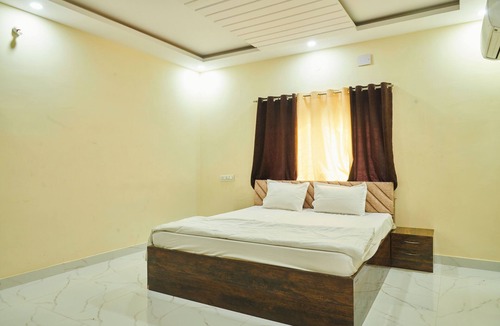 Chevella Hotel | Bliss Farm Stay-IRIS