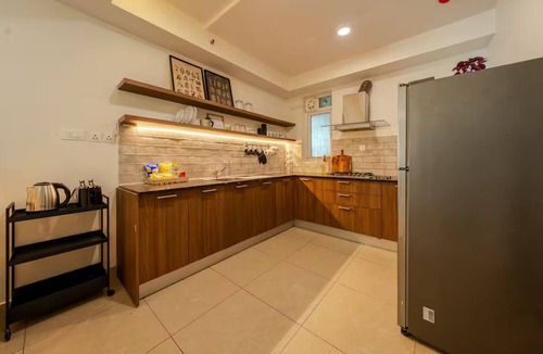 Hyderabad Apartment | Bliss Urban - Gaming Sunset Lake Views Sauna