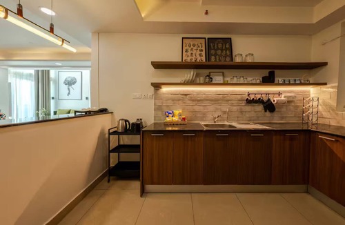 Hyderabad Apartment | Bliss Urban - Gaming Sunset Lake Views Sauna
