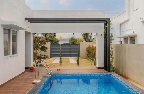 Hosur Apartment | Bloom Haven by StayJade PoolGarden1h HSR E-city