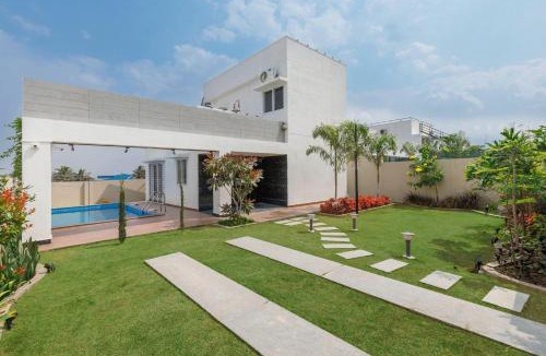 Hosur Apartment | Bloom Haven by StayJade PoolGarden1h HSR E-city