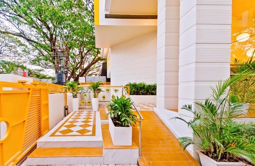 Indiranagar Hotel | Bloom Hotel - Indiranagar