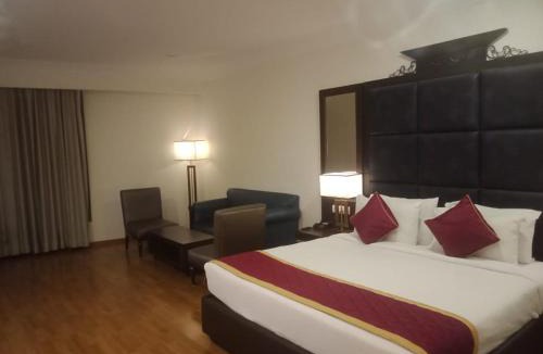Banjara Hills Hotel | Blossom Rooms Hotel Comfortel - Complimentary Lavish Breakfast