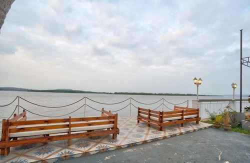 Ribandar Hotel | Blu Missel By The River