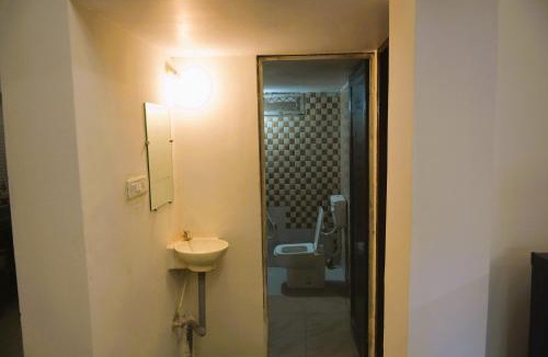 Jabalpur Apartment | Blue Beds Homestay, Exotic 2BHK AC House