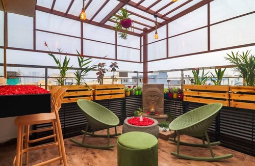 Kukatpalli Apartment | Blue Hawk Hospitality-Where Blue meets Bliss, Penthouse Haven with a Jacuzzi.