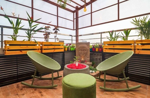 Kukatpalli Apartment | Blue Hawk Hospitality-Where Blue meets Bliss, Penthouse Haven with a Jacuzzi.