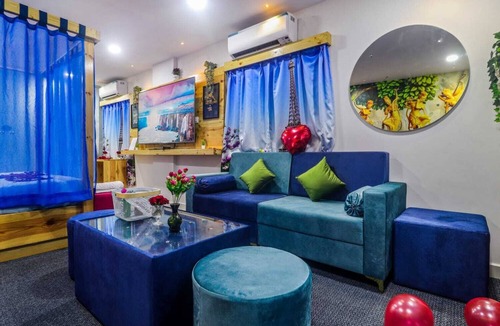Kukatpalli Apartment | Blue Hawk Hospitality-Where Blue meets Bliss, Penthouse Haven with a Jacuzzi.