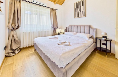 Old City Apartment | Blue Nest