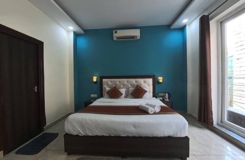 Tapovan Hostel | Blue River Hostel