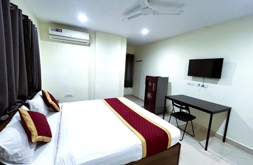 Madhapur Hotel | Blue Springs-Madhapur