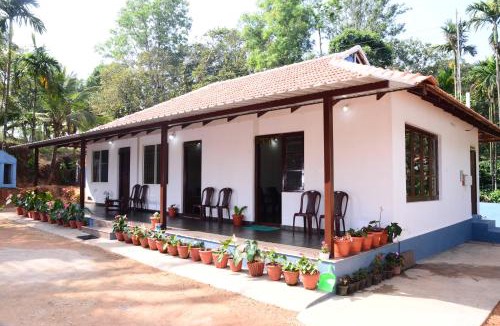 Mudigere House | BlueMoon Homestay - Near to Falls and View Points, Home Food & Estate