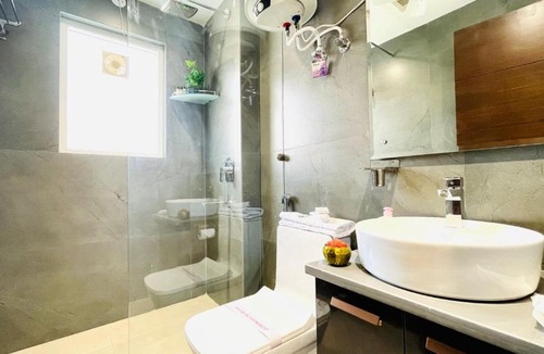 DLF Phase 3 Hotel | BluO Studio1 DLF CyberCity - Balcony, Gym TT, Lift