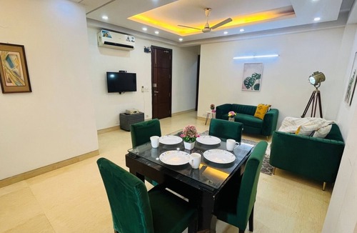 Sainik Farm Apartment | BluO Superior 2BHK - Select Citywalk & MAX Saket