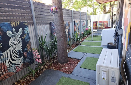 Semaphore House | Bohemian Beach Bliss 1 mins walk to the beach and 3 mins to Semaphore shops!